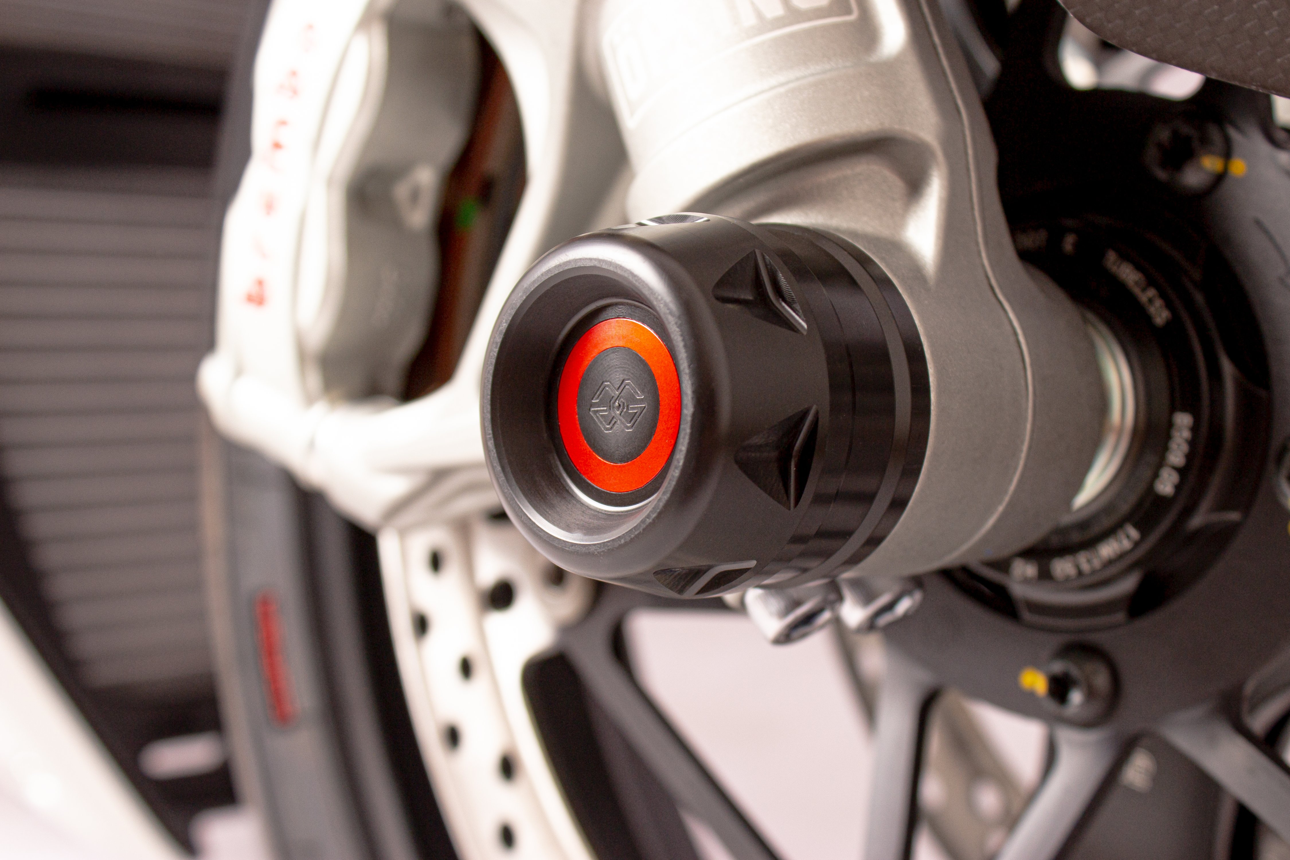 Gilles Achsprotektor vorne, Ducati Streetfighter