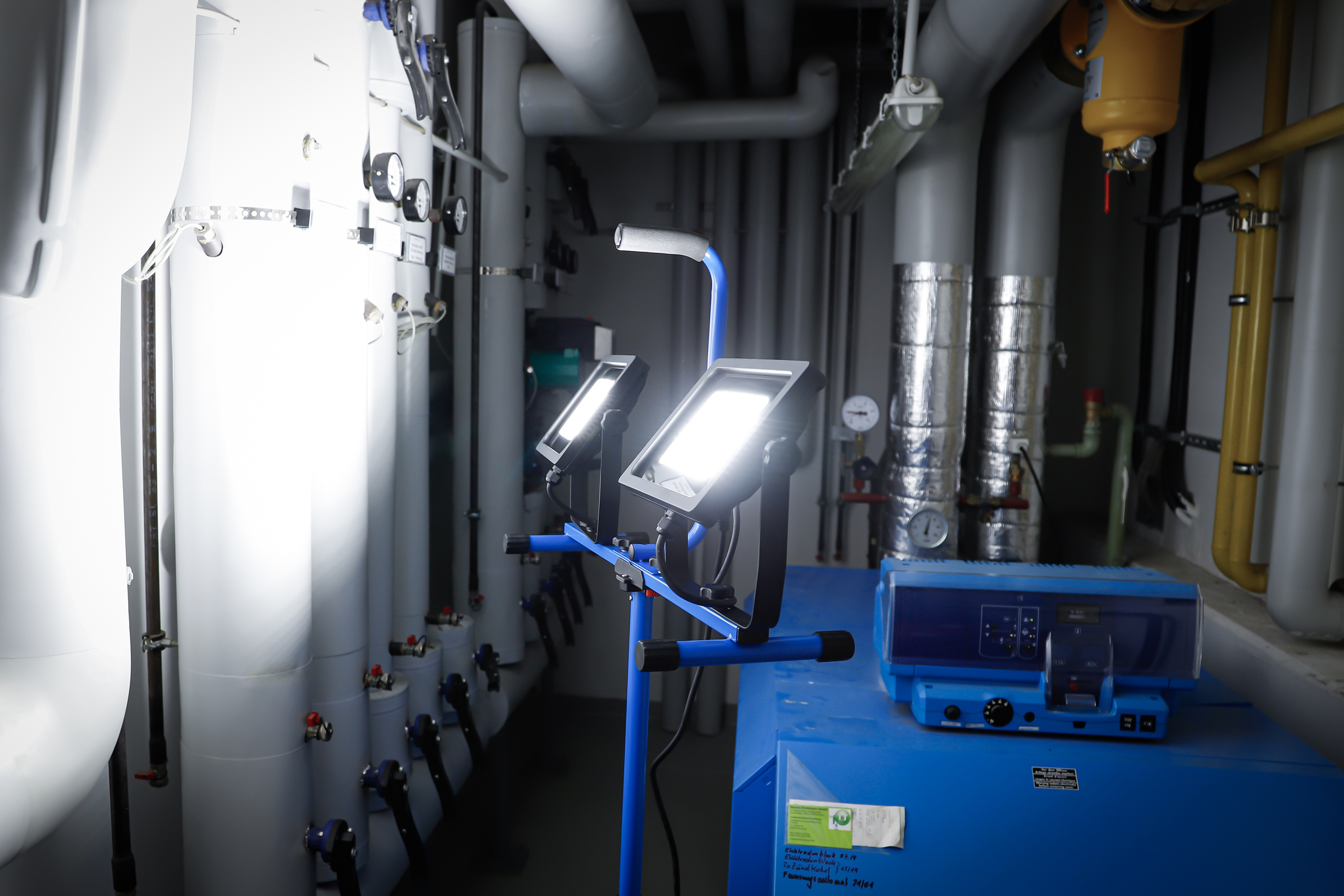 Duo-Arbeitsstrahler SMD-LED 2 x 70W mit Stativ