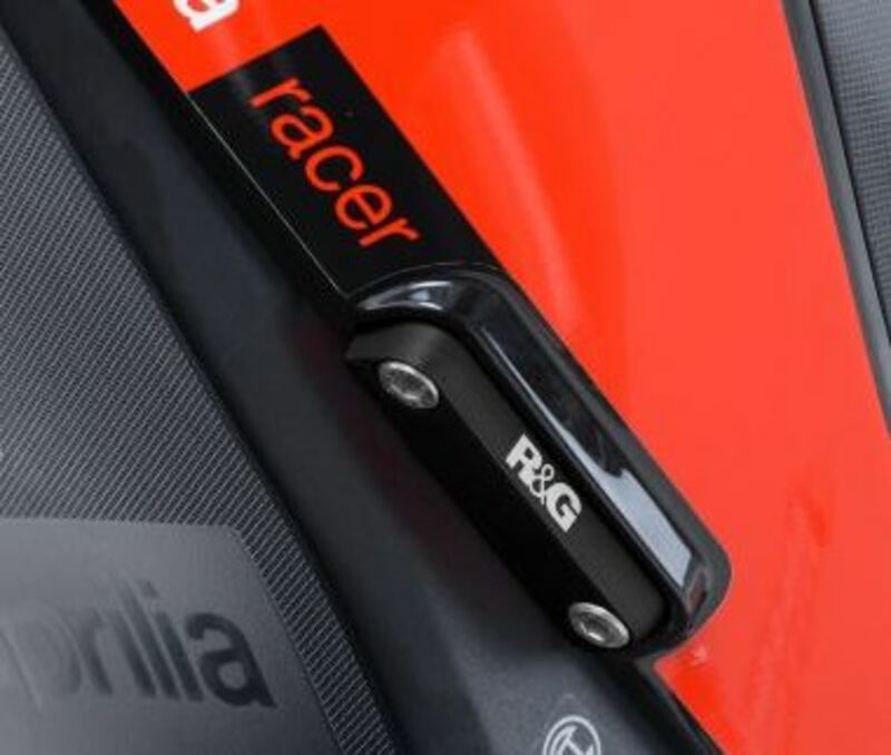 Fußrastenabdeckung hinten R&G RACING passend für Aprilia RSV4RR