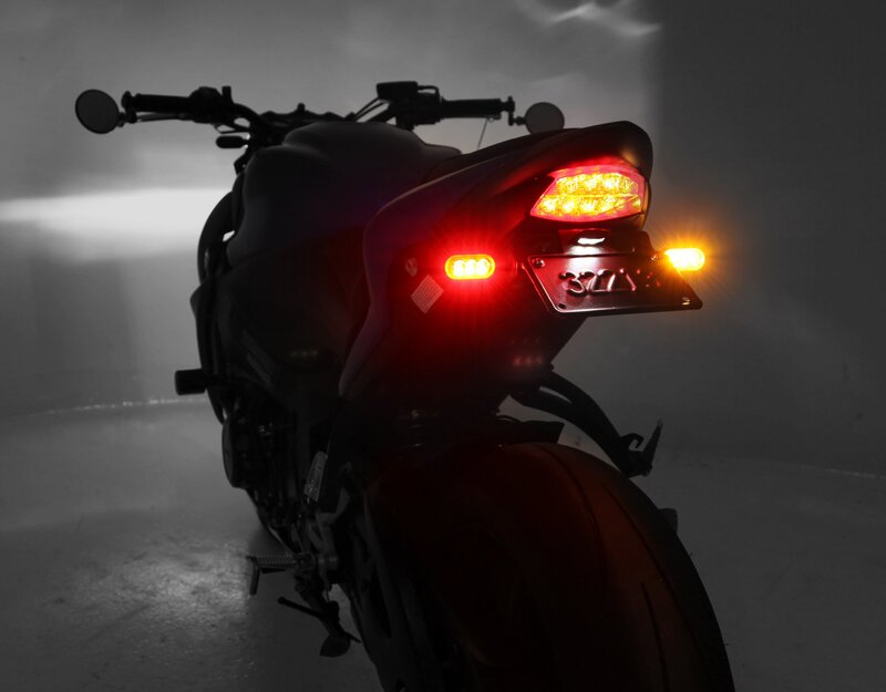 DENALI T3 Switchback M8 LED 3in1 Blinker-Rücklicht-Kombination Gehäuse Schwarz / Linse Klar (Paar), Hinten