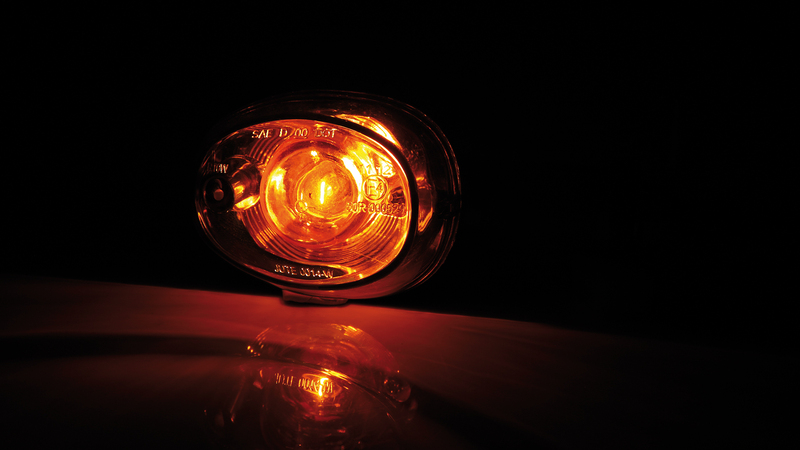SHIN YO Oval Glühlampen Blinker Gehäuse Schwarz / Linse Klar (Paar), Vorn & Hinten