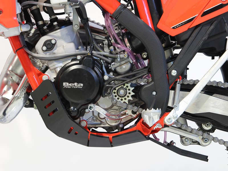 AXP Xtrem Unterfahrschutz mit Gestängeschutz - PE-HD 8mm