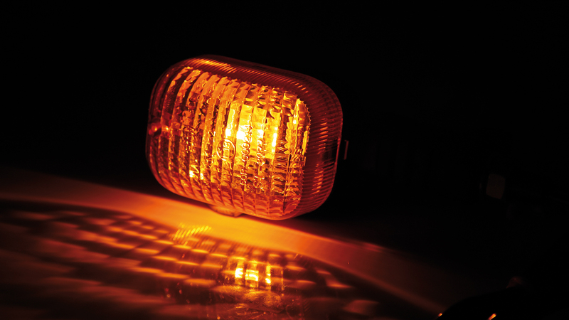 HIGHSIDER smart Duc-Style Glühlampen Blinker Gehäuse Schwarz / Linse Orange (Stück), Vorn Links & Hinten Rechts