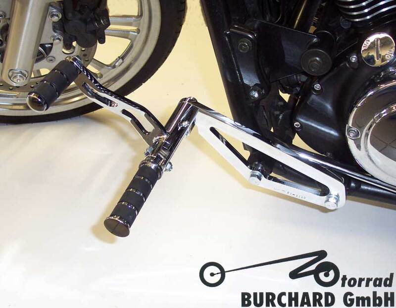 BURCHARD EXCELLENCE vorverlegte Fußrastenanlage mit ABE, +17 cm, passend für Kawasaki VN 900 Classic /Custom, Sundance glatt, schwarz glänzend