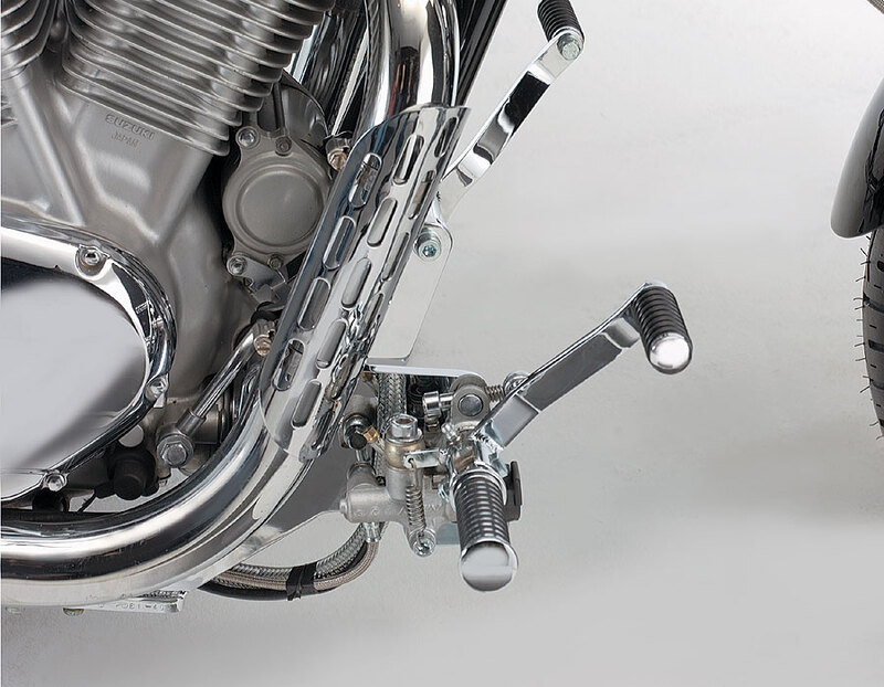 BURCHARD EXCELLENCE vorverlegte Fußrastenanlage mit Teilegutachten, +25 cm, passend für Suzuki VS 1400 Intruder, Sundance glatt, schwarz glänzend
